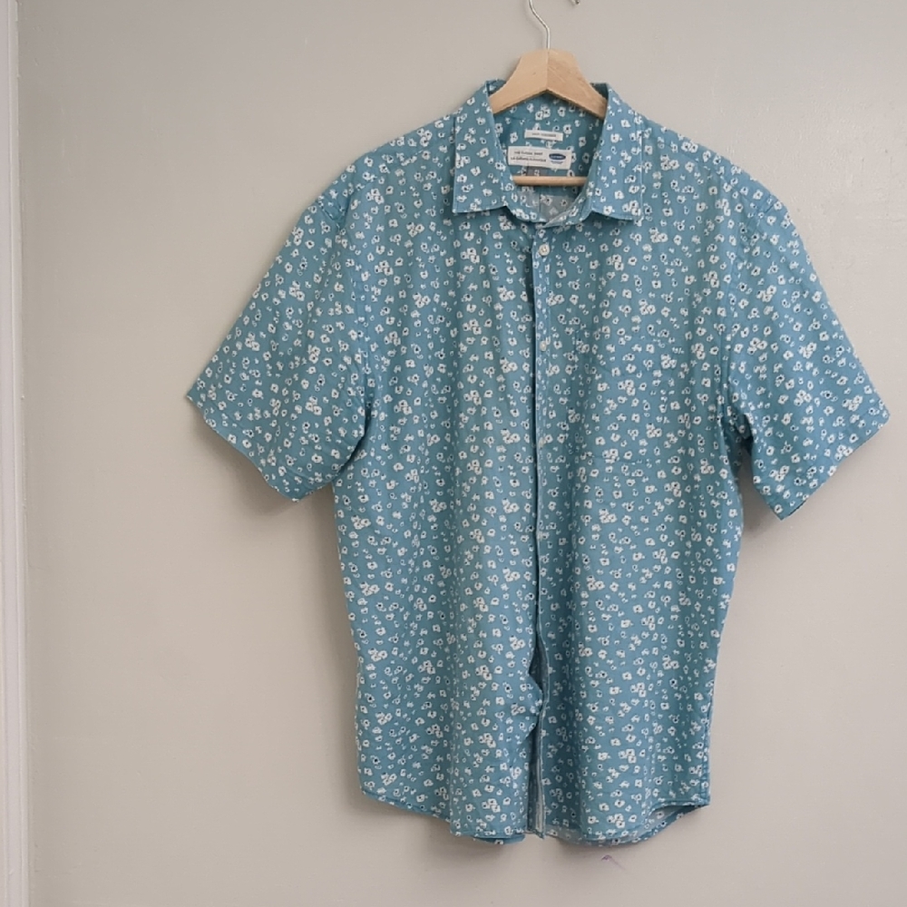 Old Navy Classic Slim Fit Shirt